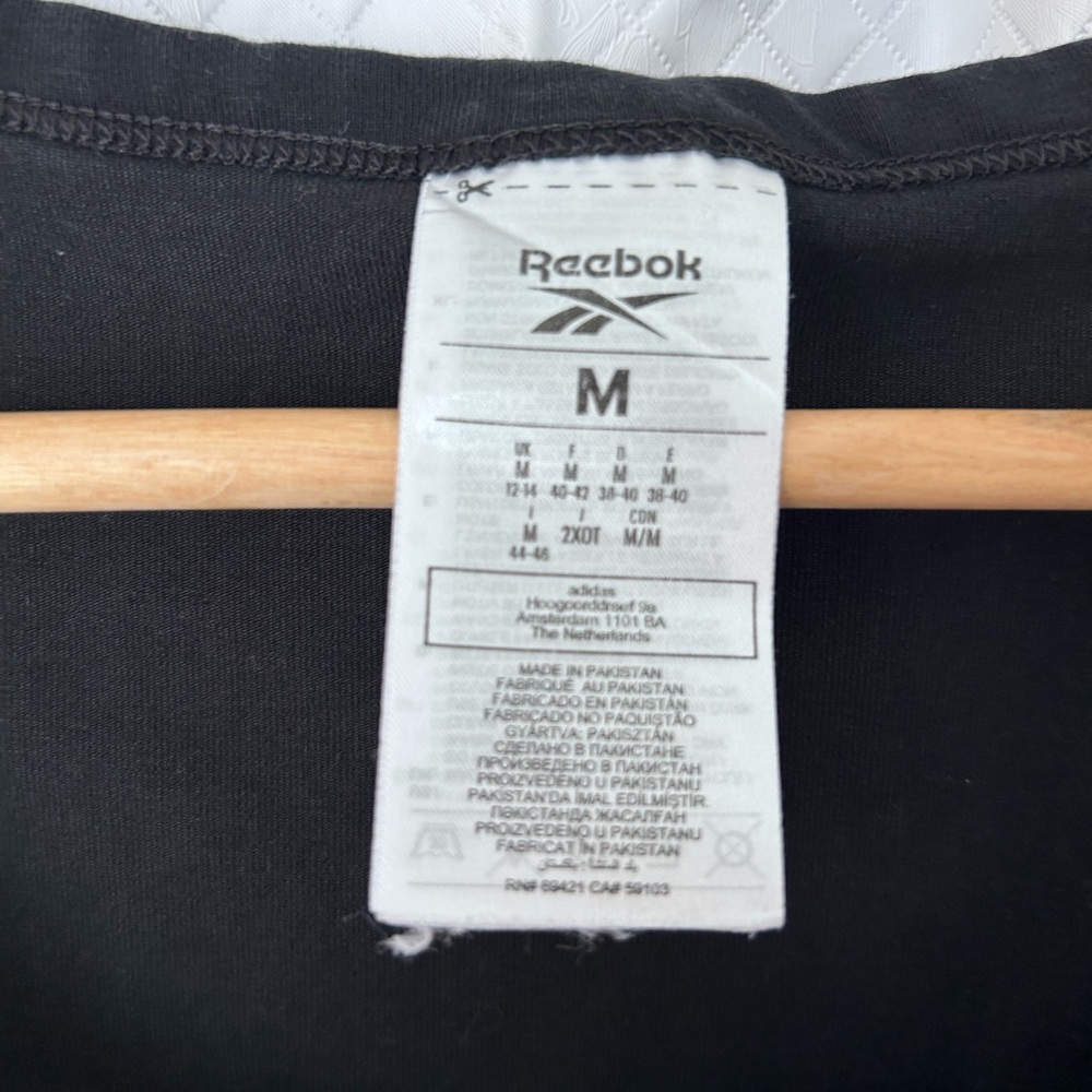 Reebok Classic Black Crop Top - Picture 4 of 5